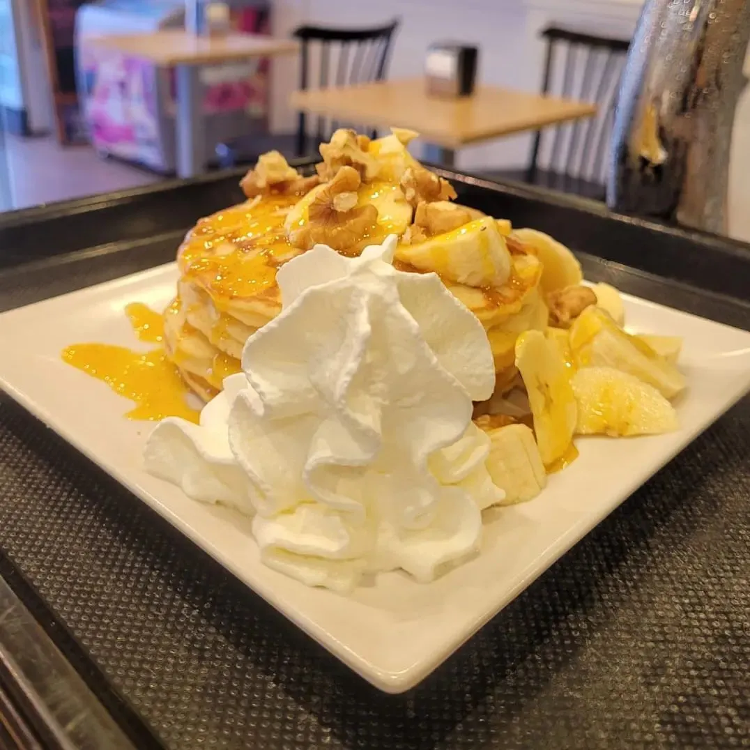 Tortitas con nata y nueces